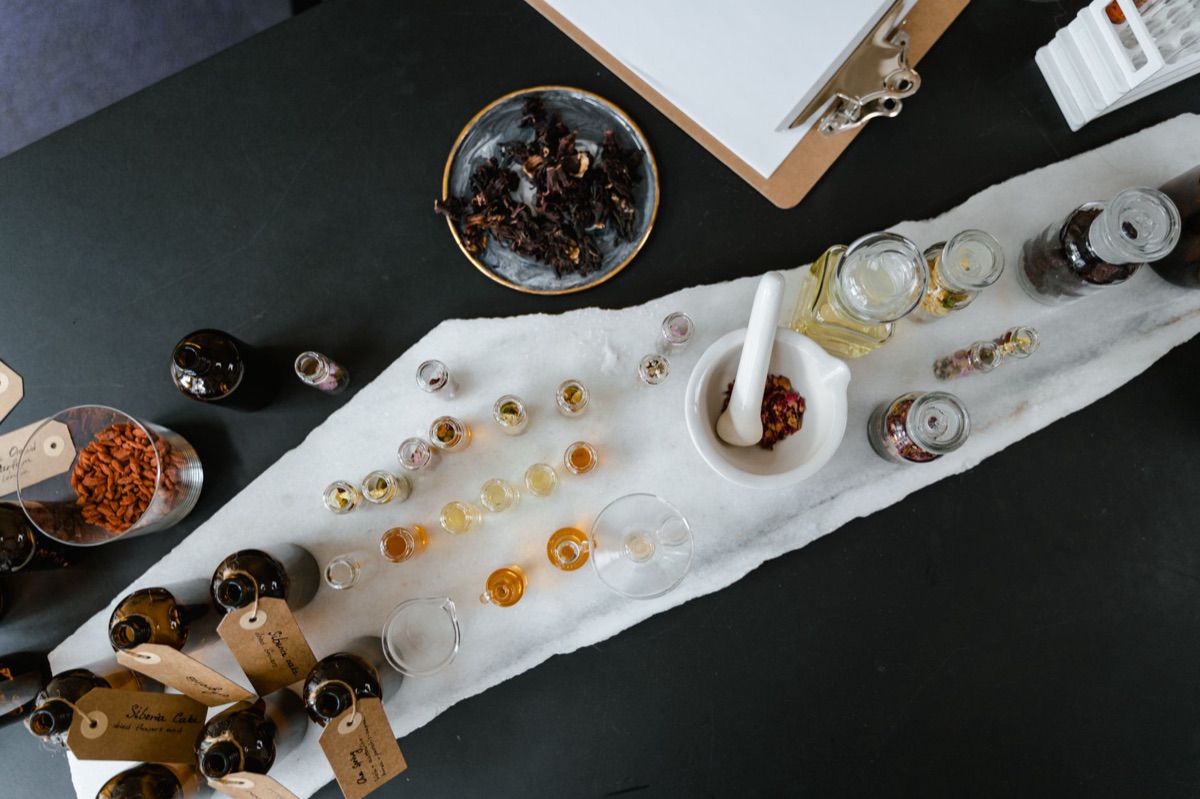 Ingredienti naturali per la creazione di fragranze
